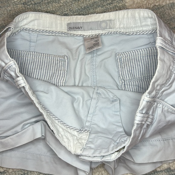 Old Navy Mid Rise Shorts - Picture 3 of 3